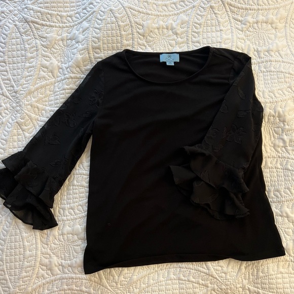 Cece quarter sheer sleeve detailed top - Picture 1 of 3